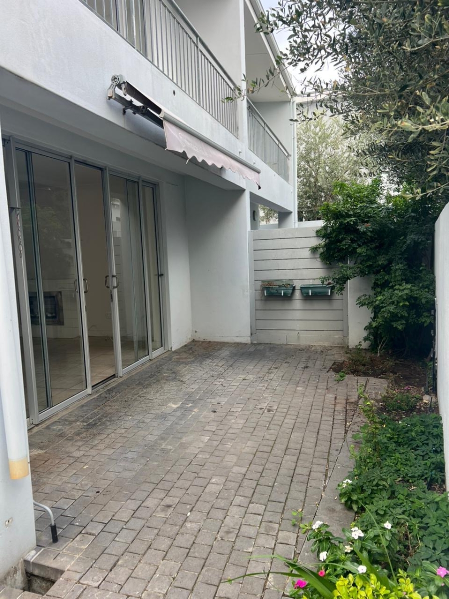 To Let 2 Bedroom Property for Rent in Lemoenkloof Western Cape